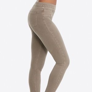 SPANX Jeanish Leggings (Earthy Taupe)